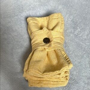Threshold Set of 4 Yellow Cotton Blend Dinner Napkins